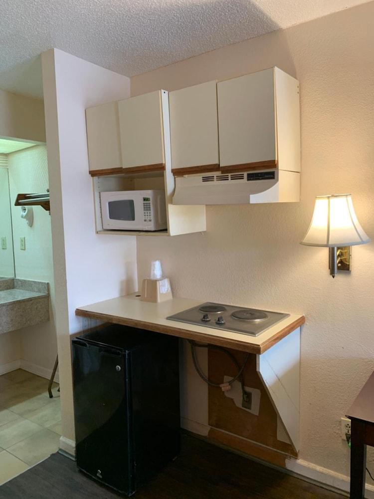 Zainee Inc Budgetel Inn And Suites ออกัสตา ภายนอก รูปภาพ