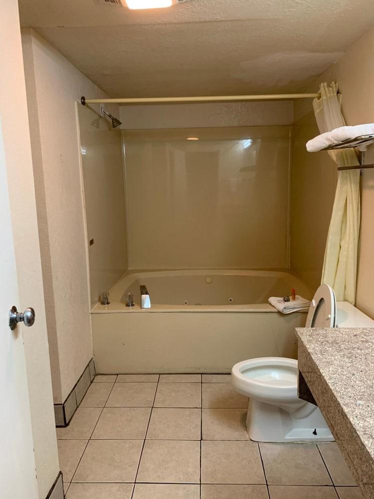 Zainee Inc Budgetel Inn And Suites ออกัสตา ภายนอก รูปภาพ