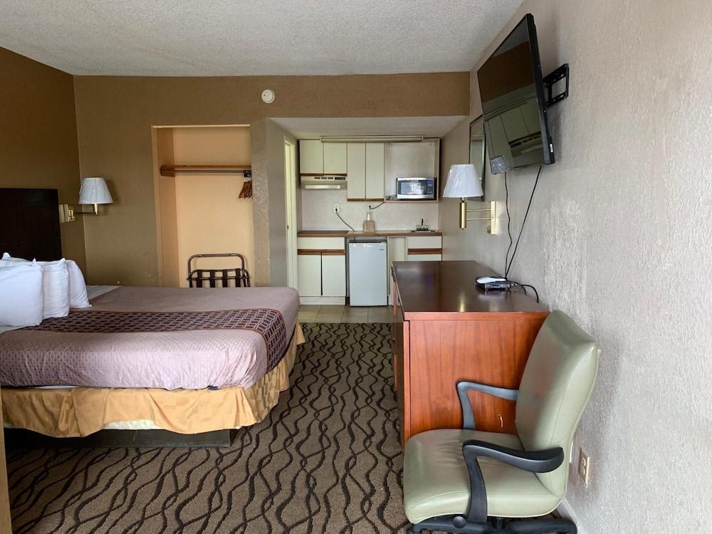 Zainee Inc Budgetel Inn And Suites ออกัสตา ภายนอก รูปภาพ