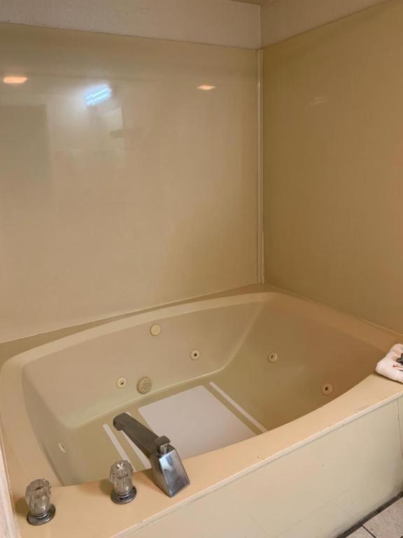 Zainee Inc Budgetel Inn And Suites ออกัสตา ภายนอก รูปภาพ